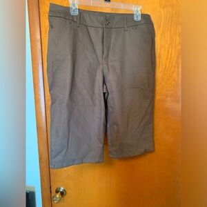 NWOT ST John Bays brown Bermuda shorts! Size 12.